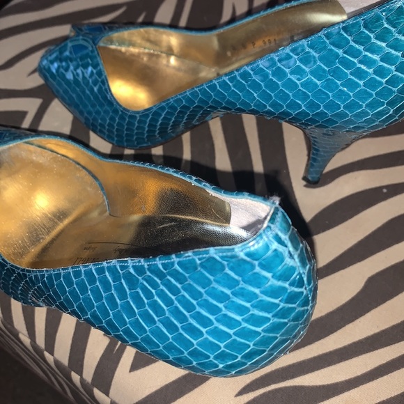 Designer BRUNO MAGLI Beautiful Snake Print peep toe heels, Size 8 - Picture 11 of 16